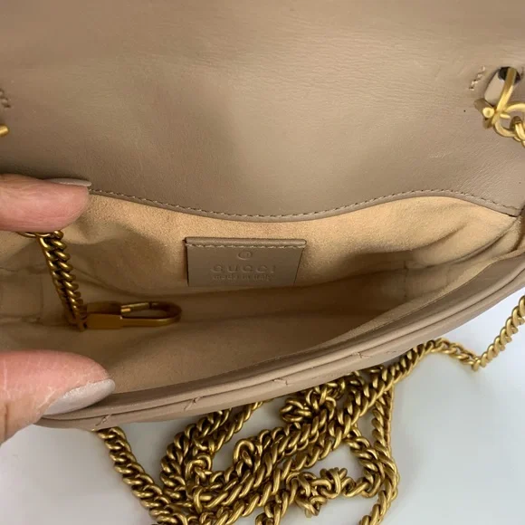 Authentic Gucci GG Marmont super mini matelassé-leather cross-body bag - Picture 6 of 9